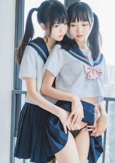 二个吃我乳房一个吃我b_高清手机在线观看
